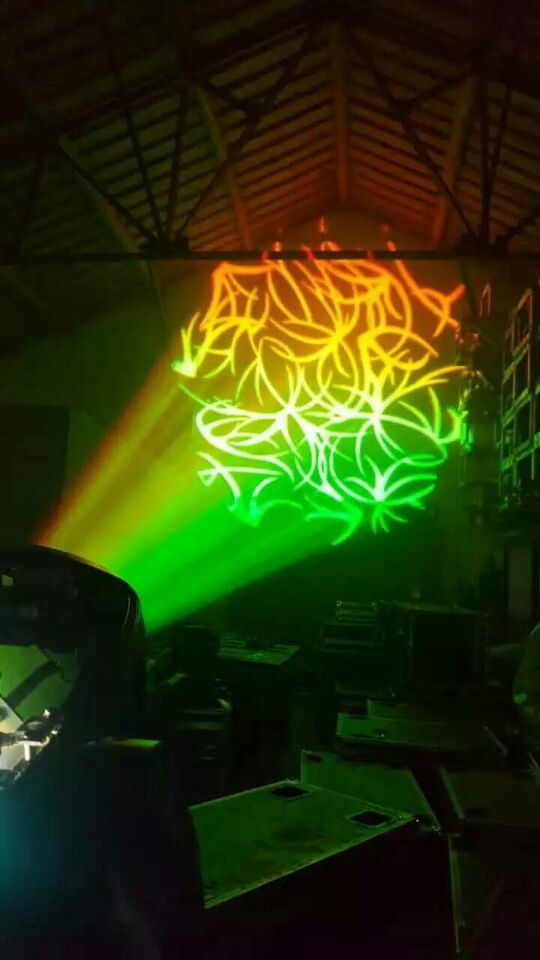 大型酒吧舞臺燈光設(shè)備有哪些？